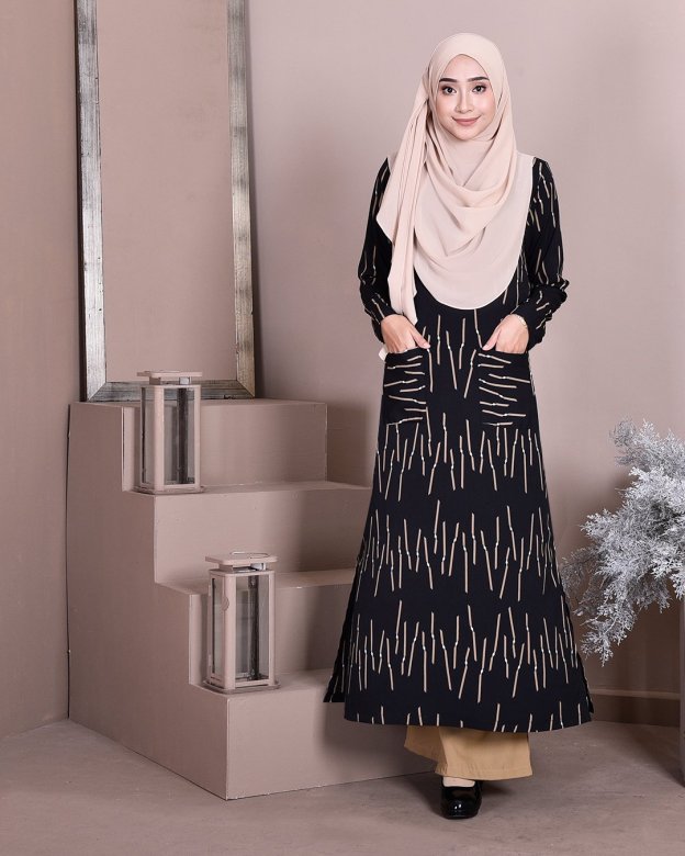 Dress Medi Long Slit Sienna - Obsidian Black