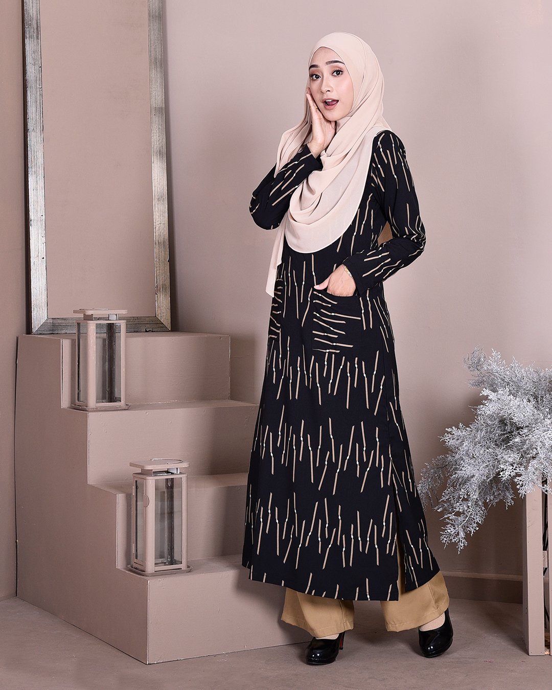 Dress Medi Long Slit Sienna - Obsidian Black