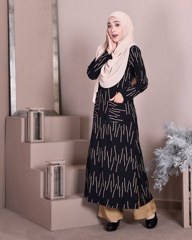 Dress Medi Long Slit Sienna - Obsidian Black