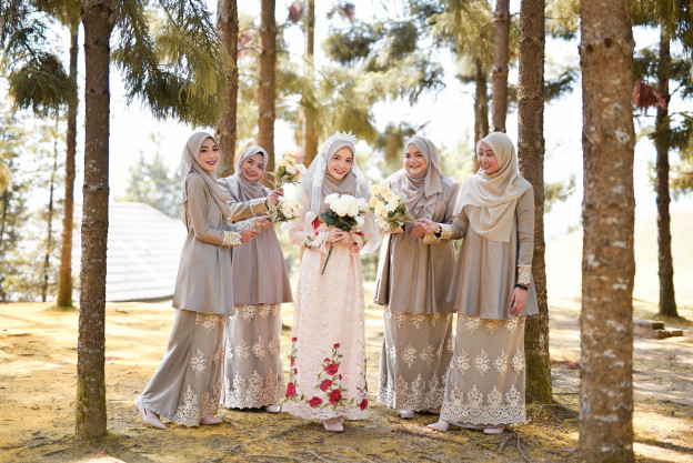 Baju Kurung Lace Avery - Mist Grey