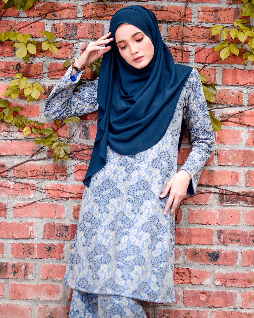 Baju Kurung Lace Lux Gwen - Blue