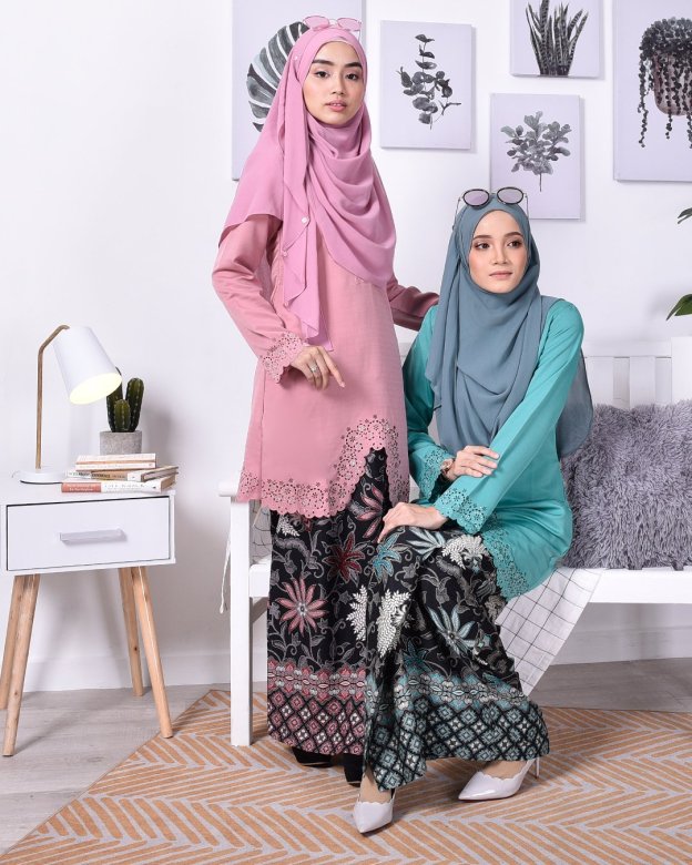 Baju Kurung Batik Moden Lasercut Nasim - Turquoise