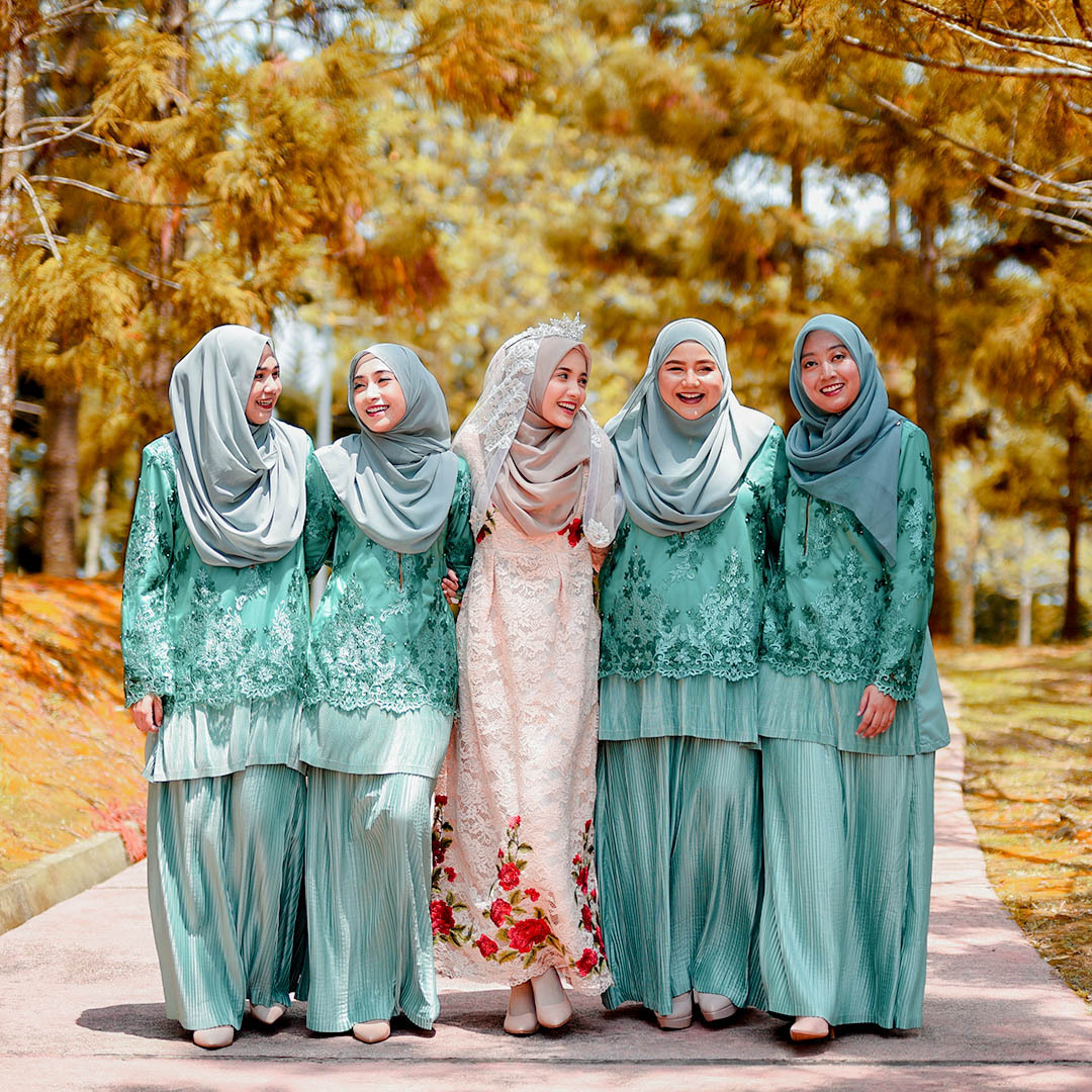Baju Kurung Pleated Lace Victoire - Black Limo