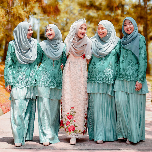 Baju Kurung Pleated Lace Victoire - Black Limo