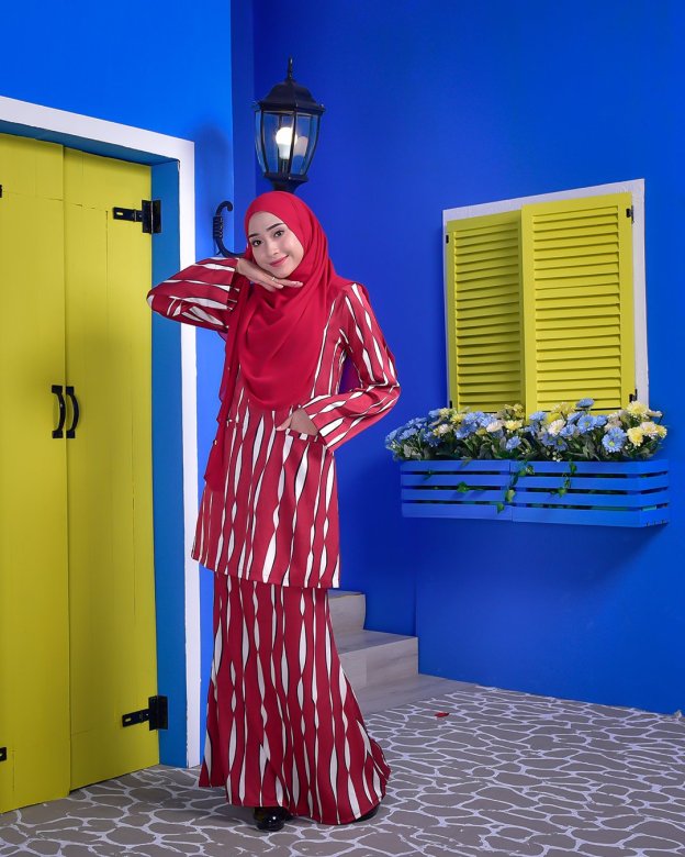 Baju Kurung Kedah Kate - Scarlet Red