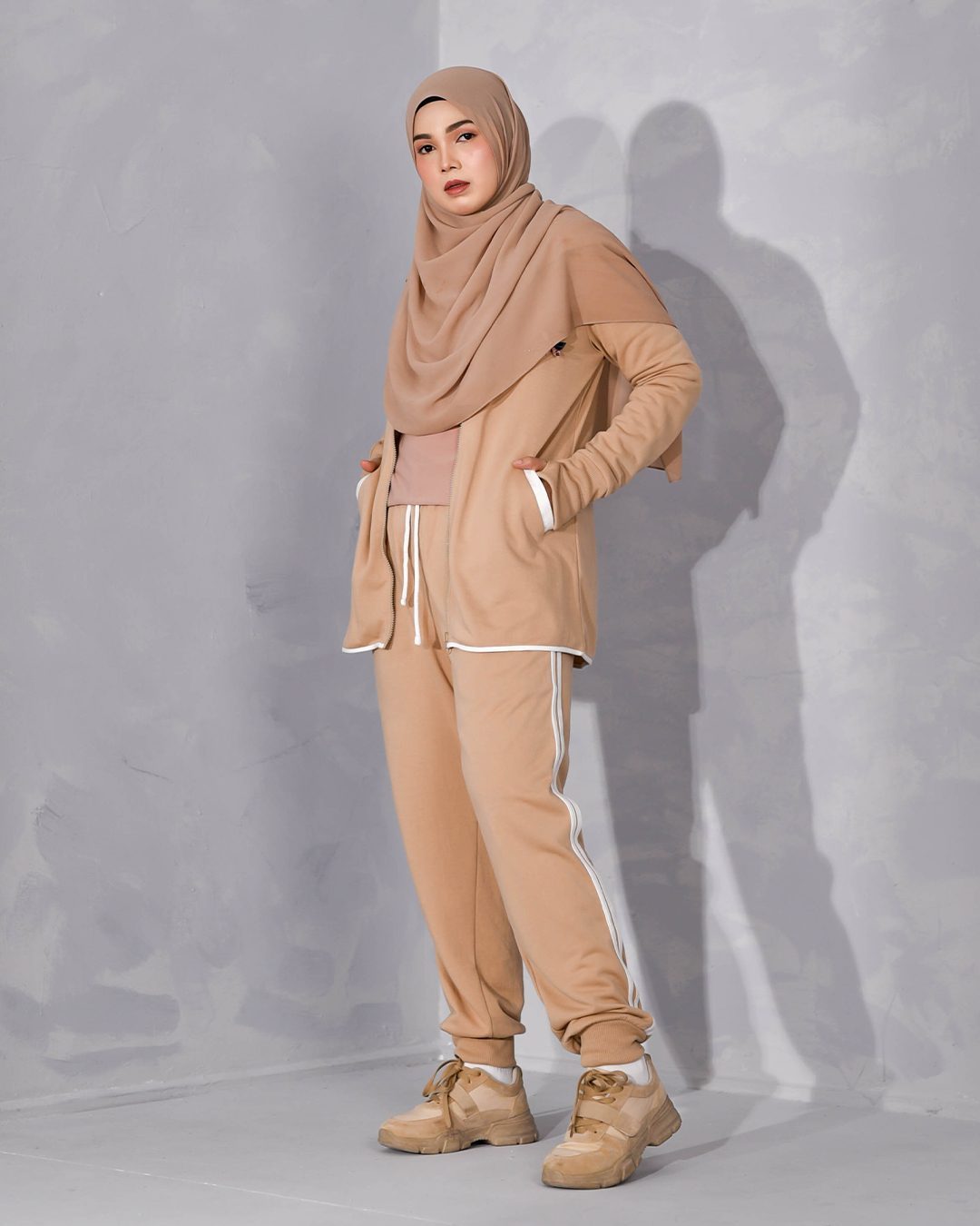 Jacket Hoodie Activewear Alexa - Brown Latte
