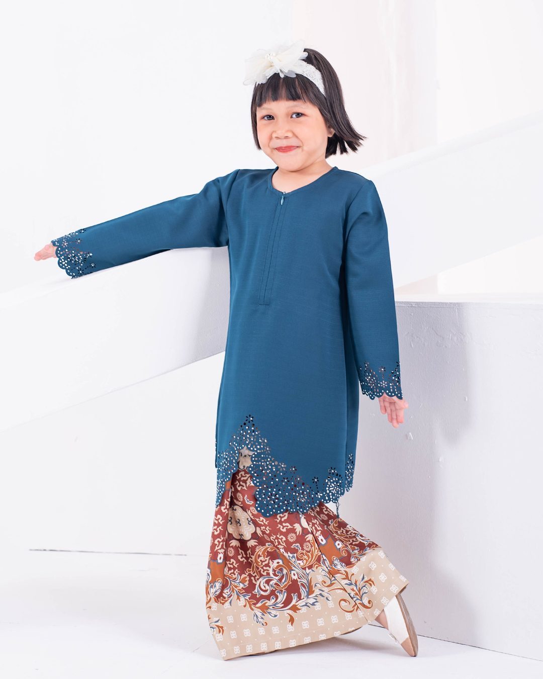 Baju Kebarung Lasercut Areena Kids - Imperial Blue