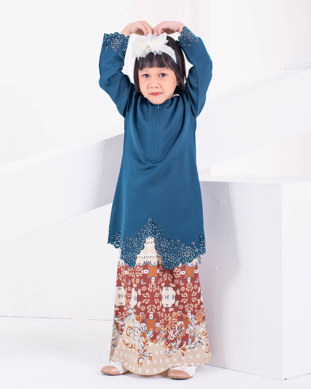 Baju Kebarung Lasercut Areena Kids - Imperial Blue