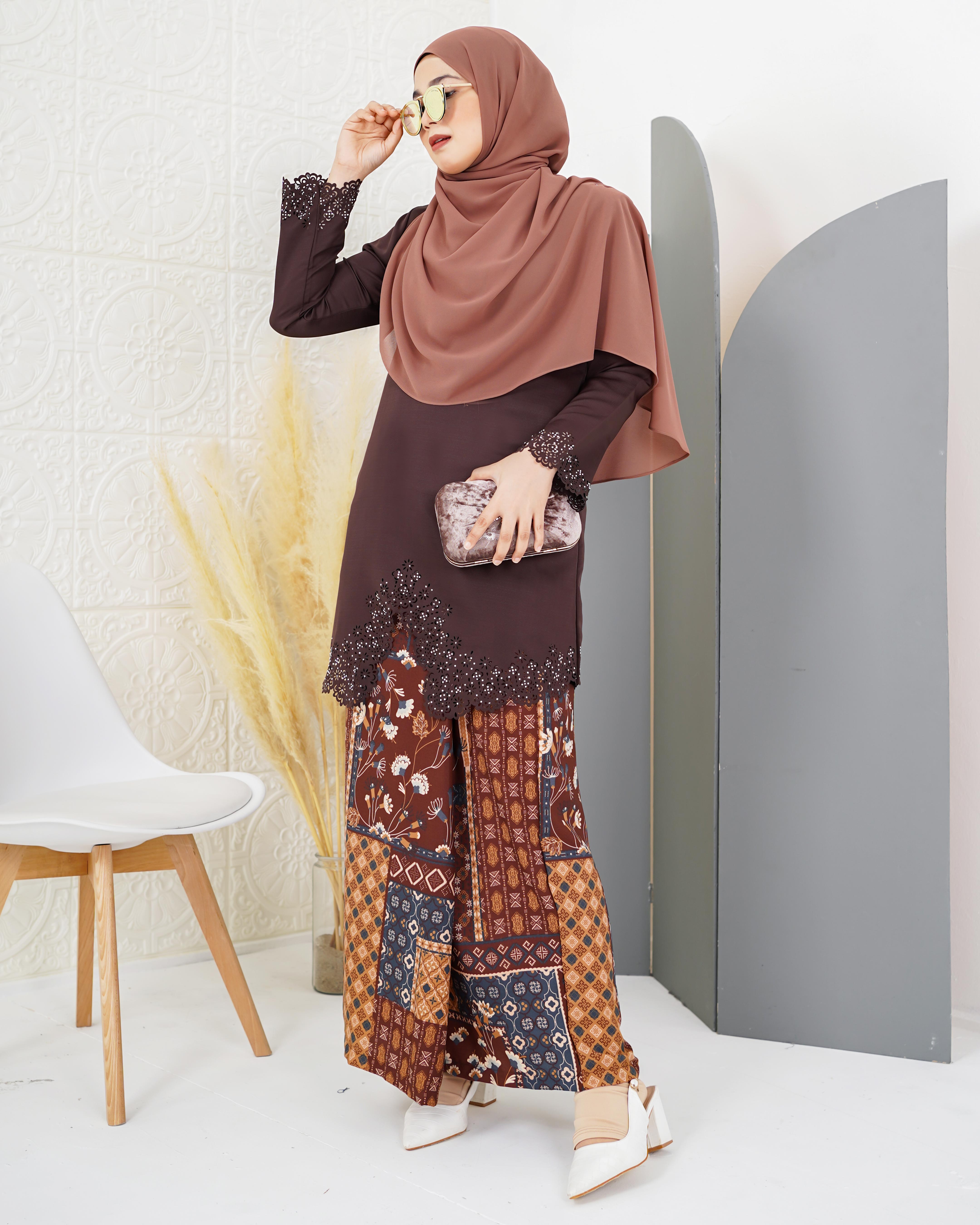 Baju Kebarung Lasercut Azeera - Wood Brown