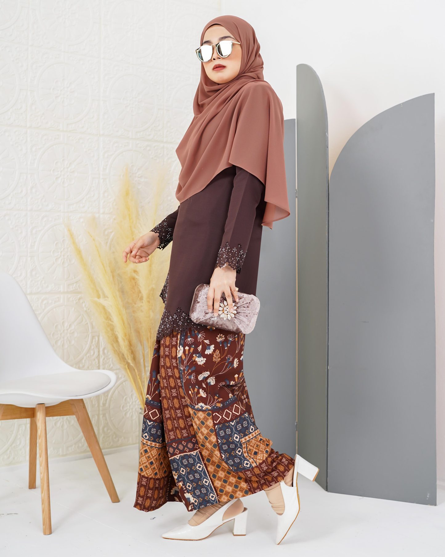 Baju Kebarung Lasercut Azeera - Wood Brown
