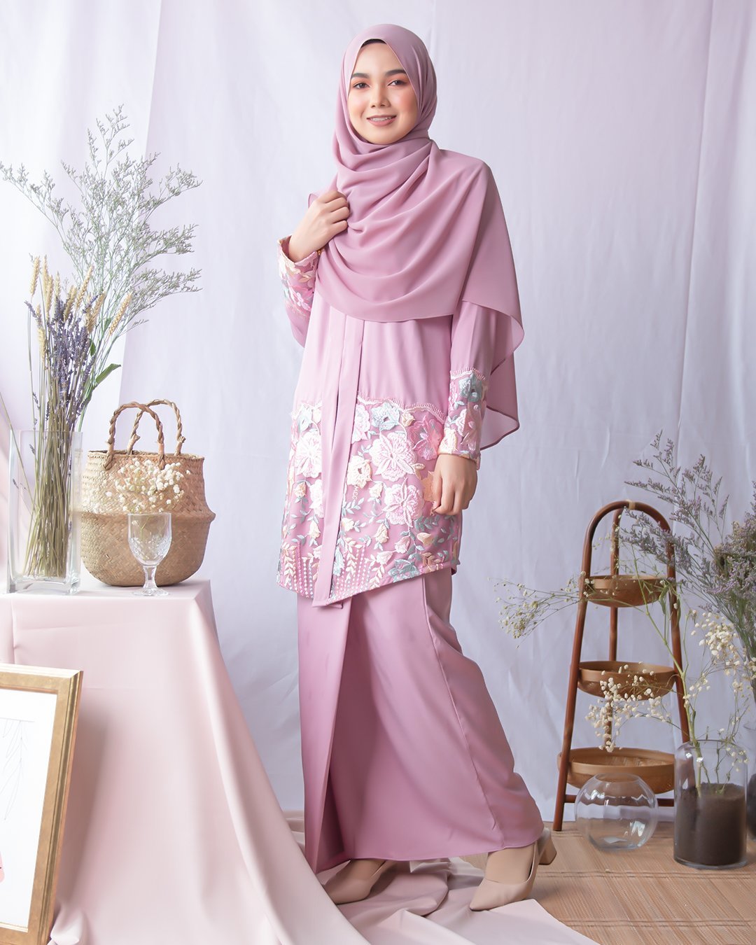 Baju Kebarung Lace Adeen - Lavender Purple