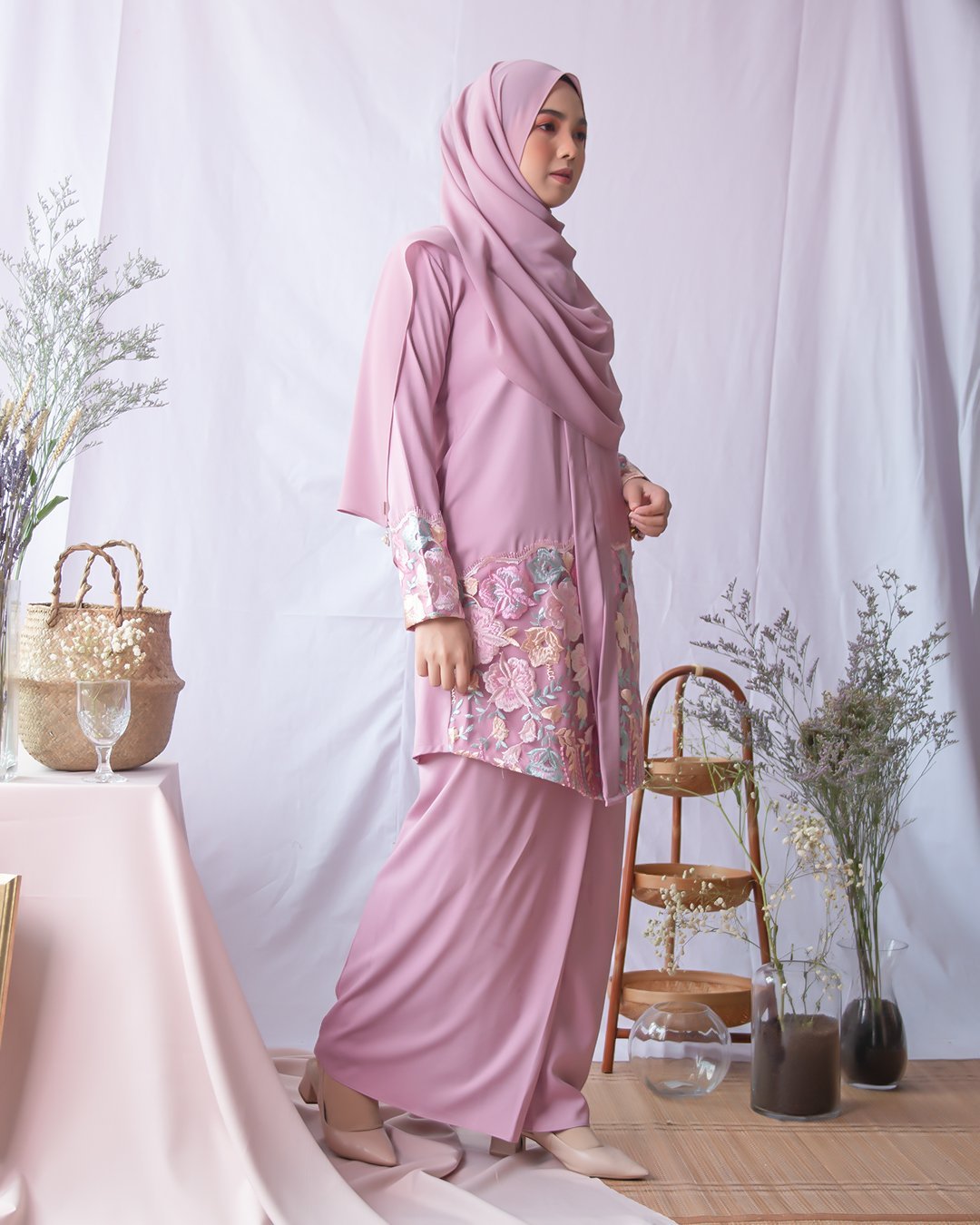 Baju Kebarung Lace Adeen - Lavender Purple