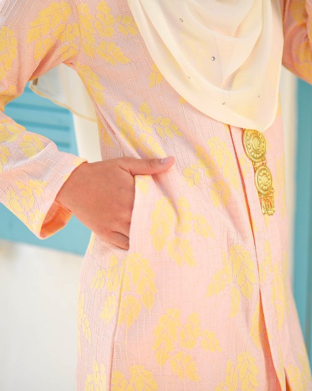 Baju Kebarung Lace Geesha - Peach Custard