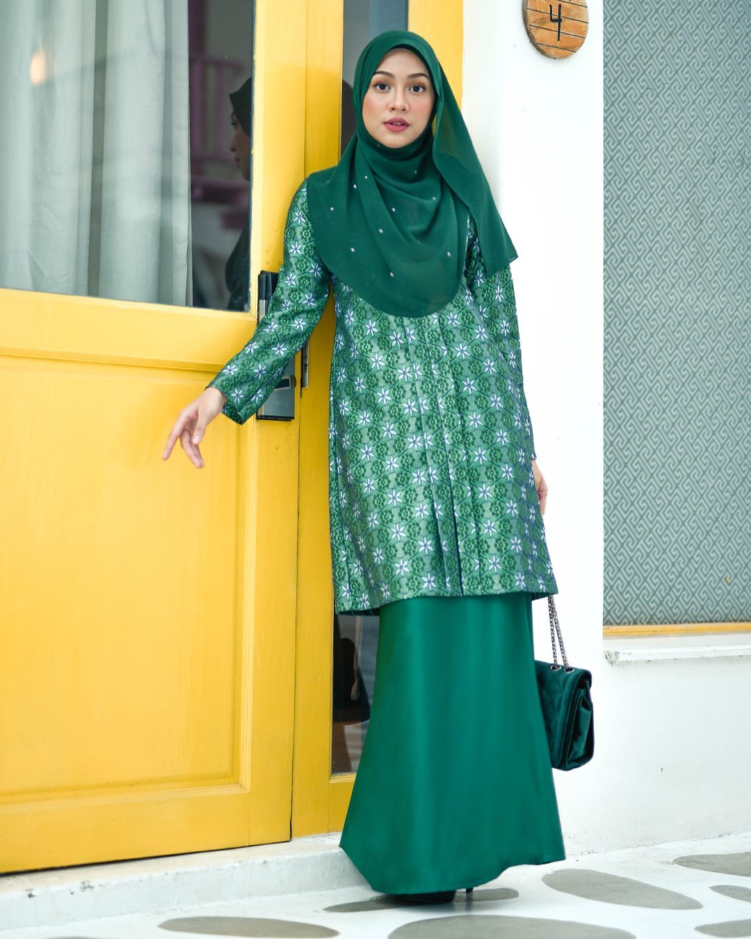 Baju Kebarung Lace Giselle - Emerald Green