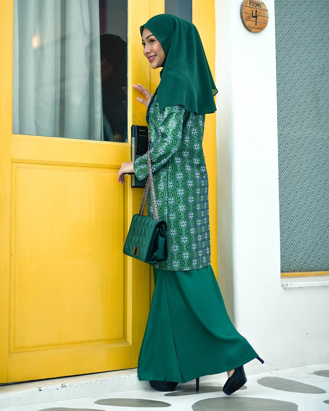 Baju Kebarung Lace Giselle - Emerald Green