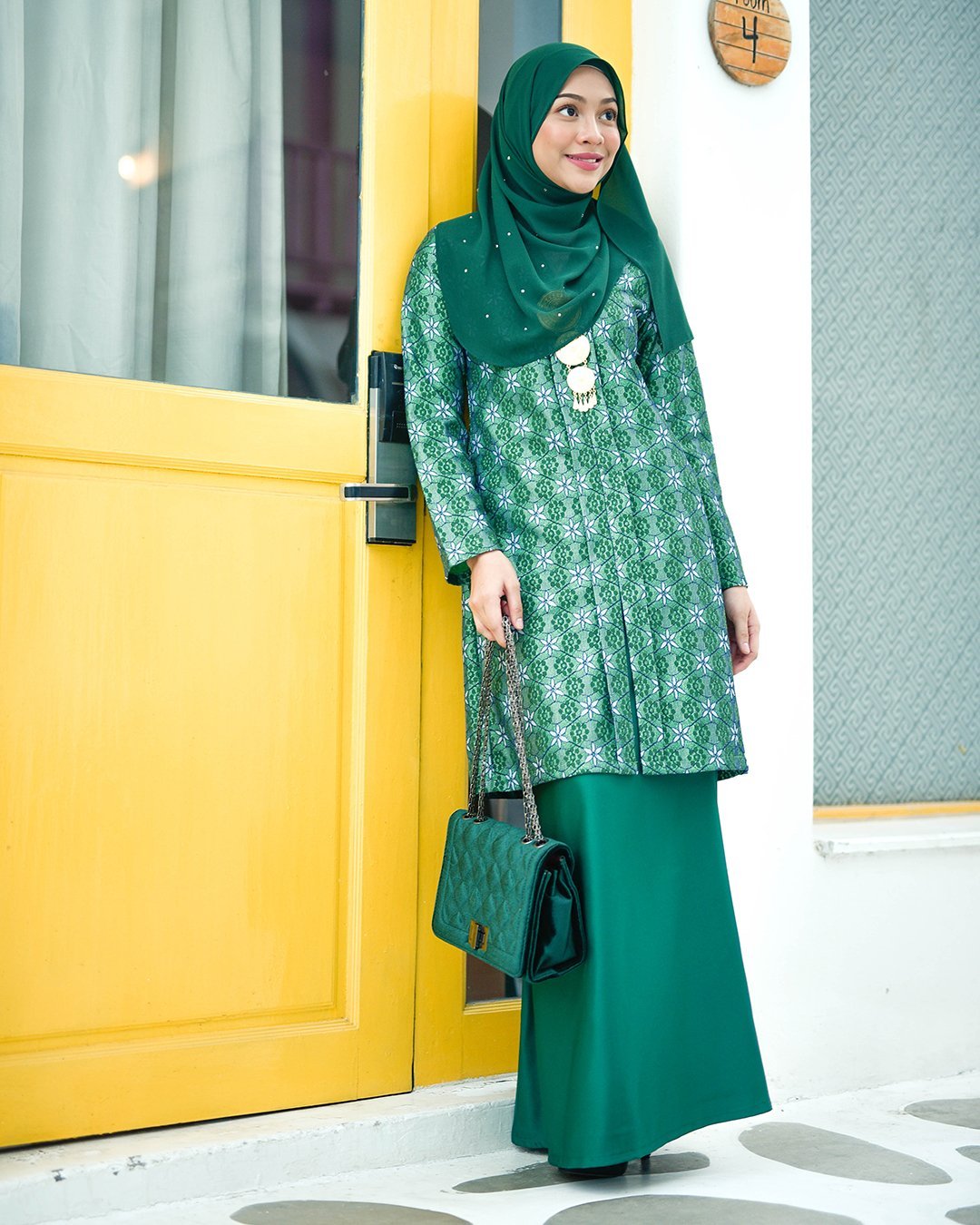 Baju Kebarung Lace Giselle - Emerald Green