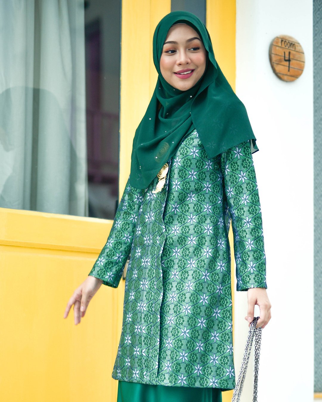 Baju Kebarung Lace Giselle - Emerald Green
