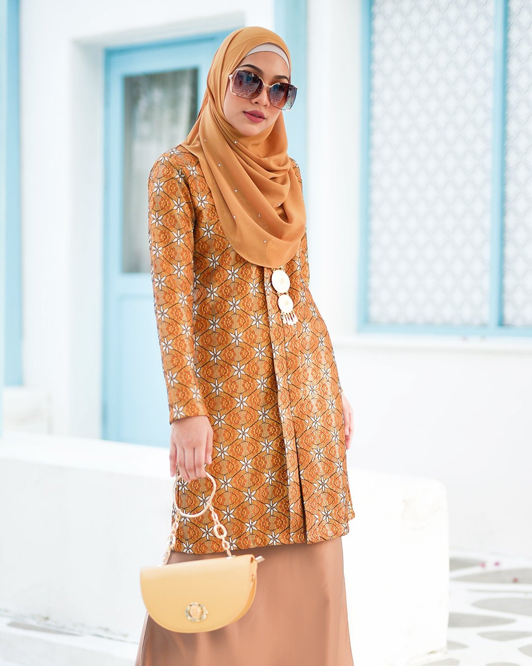 Baju Kebarung Lace Giselle - Luxury Gold
