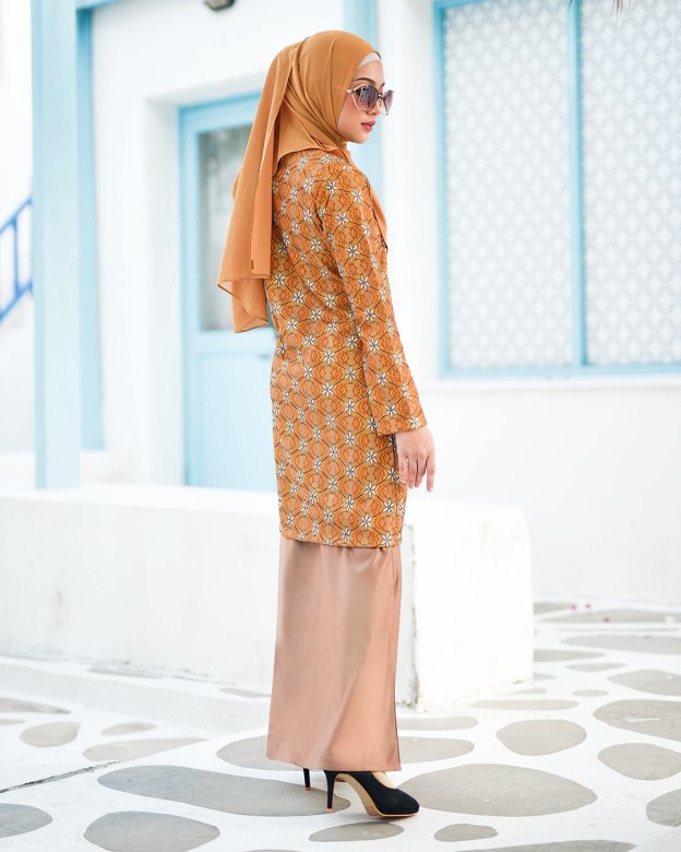 Baju Kebarung Lace Giselle - Luxury Gold