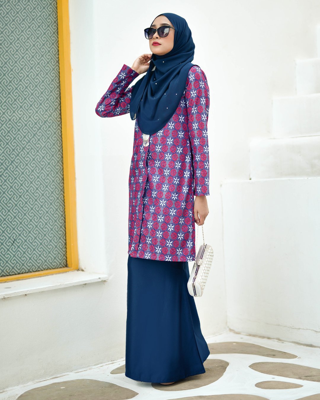 Baju Kebarung Lace Giselle - Scarlet Blue