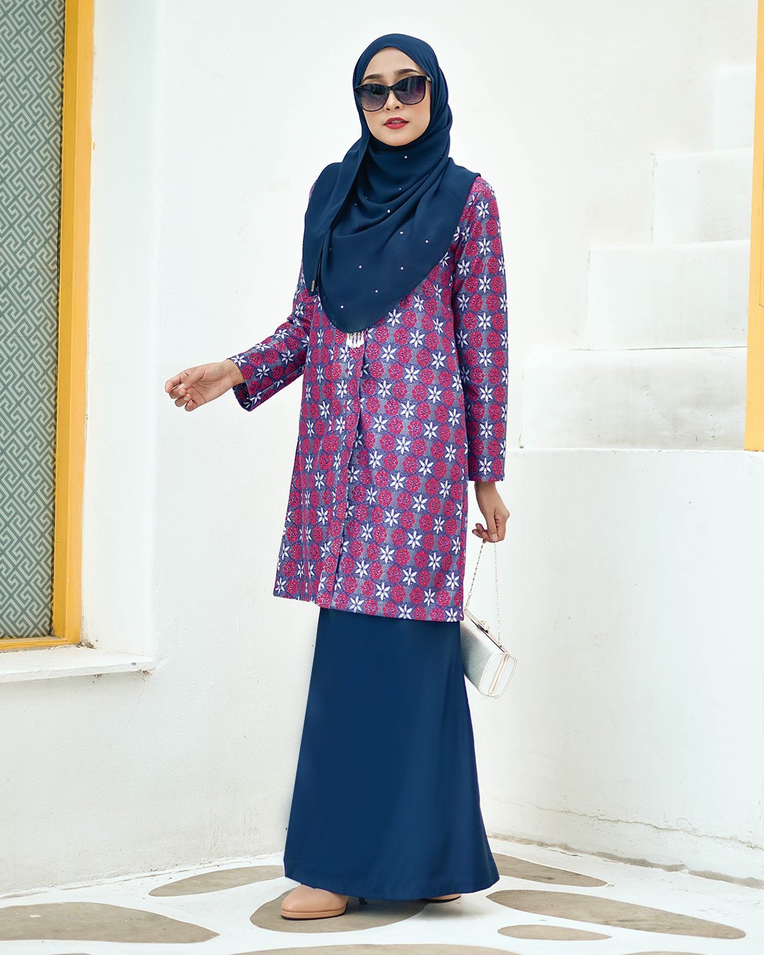 Baju Kebarung Lace Giselle - Scarlet Blue