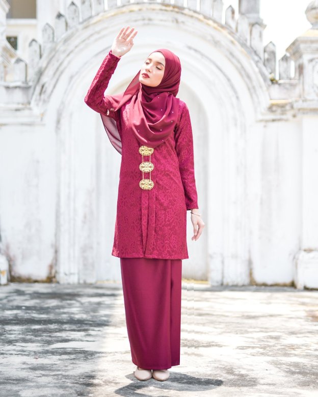 Baju Kebarung Lace Gyra - Red