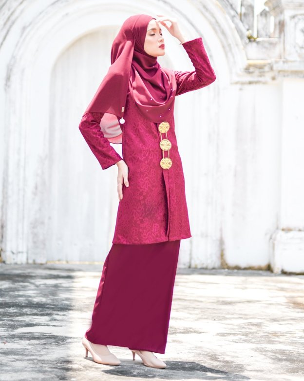 Baju Kebarung Lace Gyra - Red