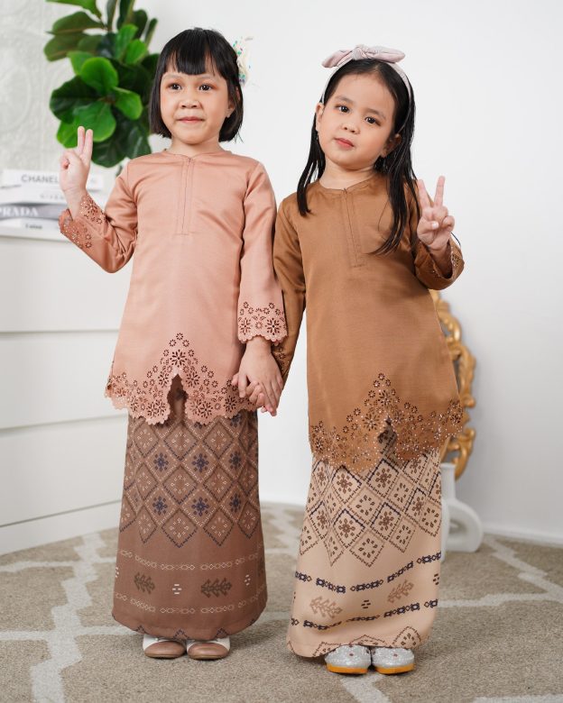 Baju Kebarung Lasercut Adeela Kids - Ruby Red