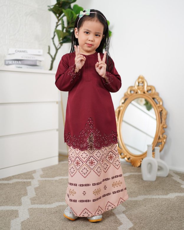 Baju Kebarung Lasercut Adeela Kids - Ruby Red