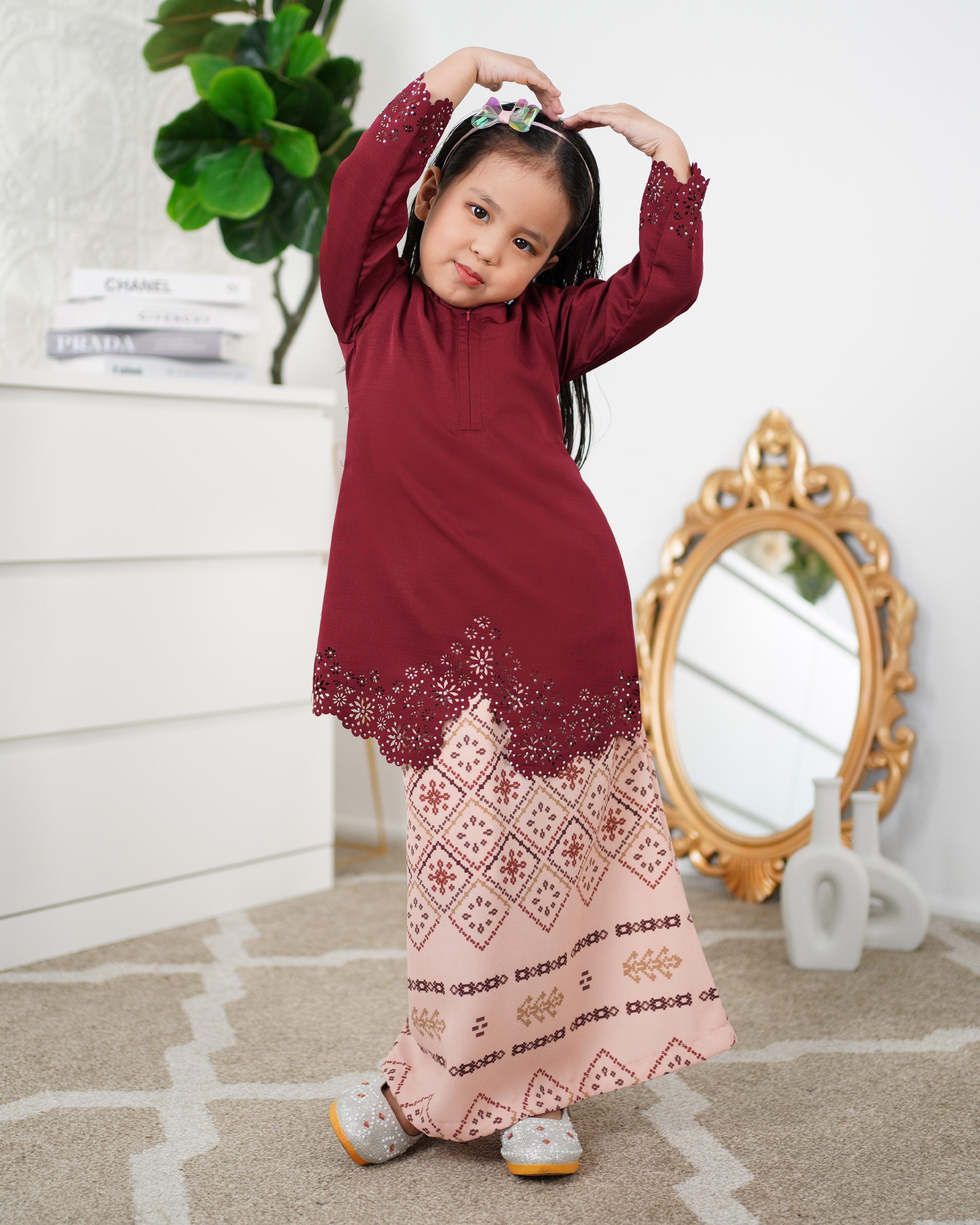 Baju Kebarung Lasercut Adeela Kids - Ruby Red