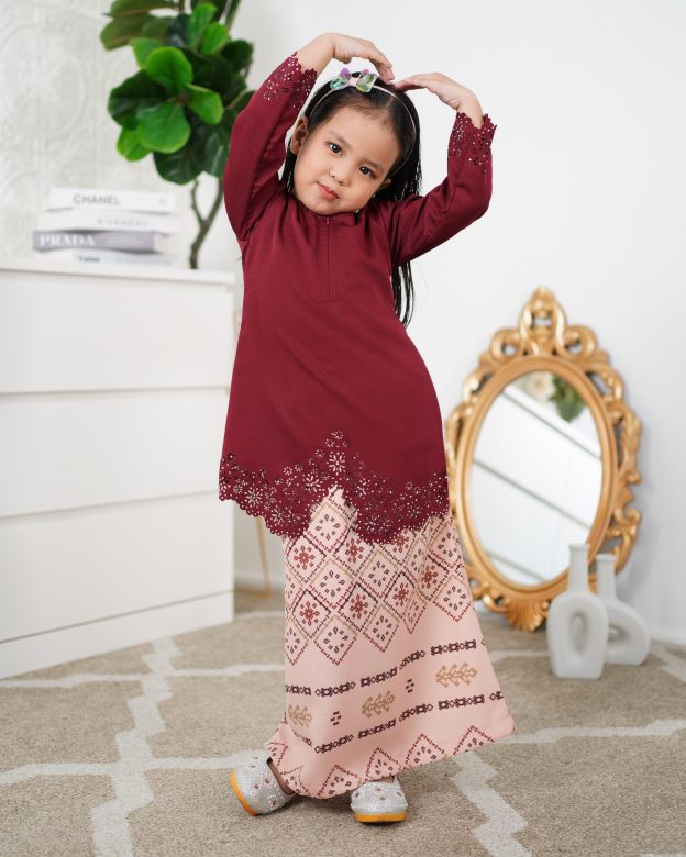 Baju Kebarung Lasercut Adeela Kids - Ruby Red