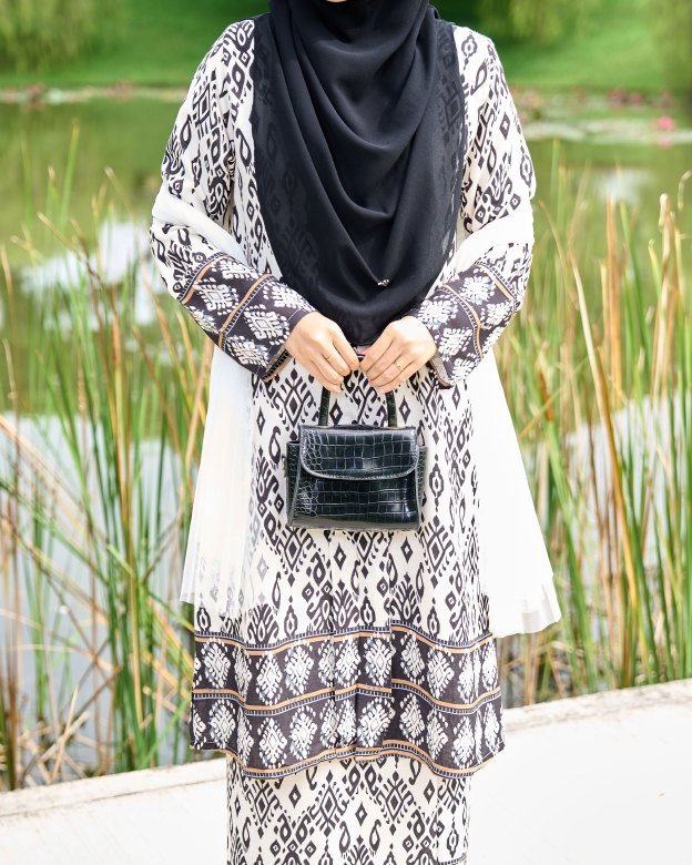 Baju Kebarung Batik Pua Kumbu Marissa