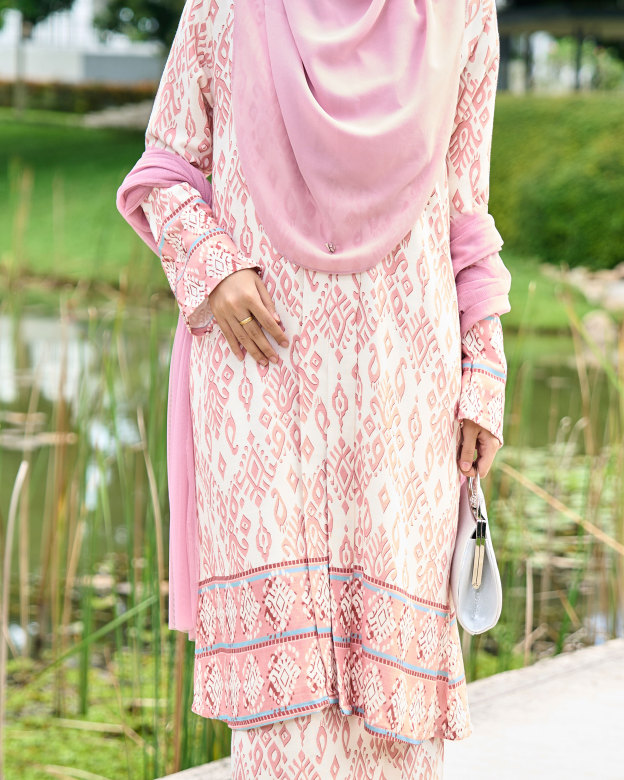 Baju Kebarung Batik Pua Kumbu Marissa