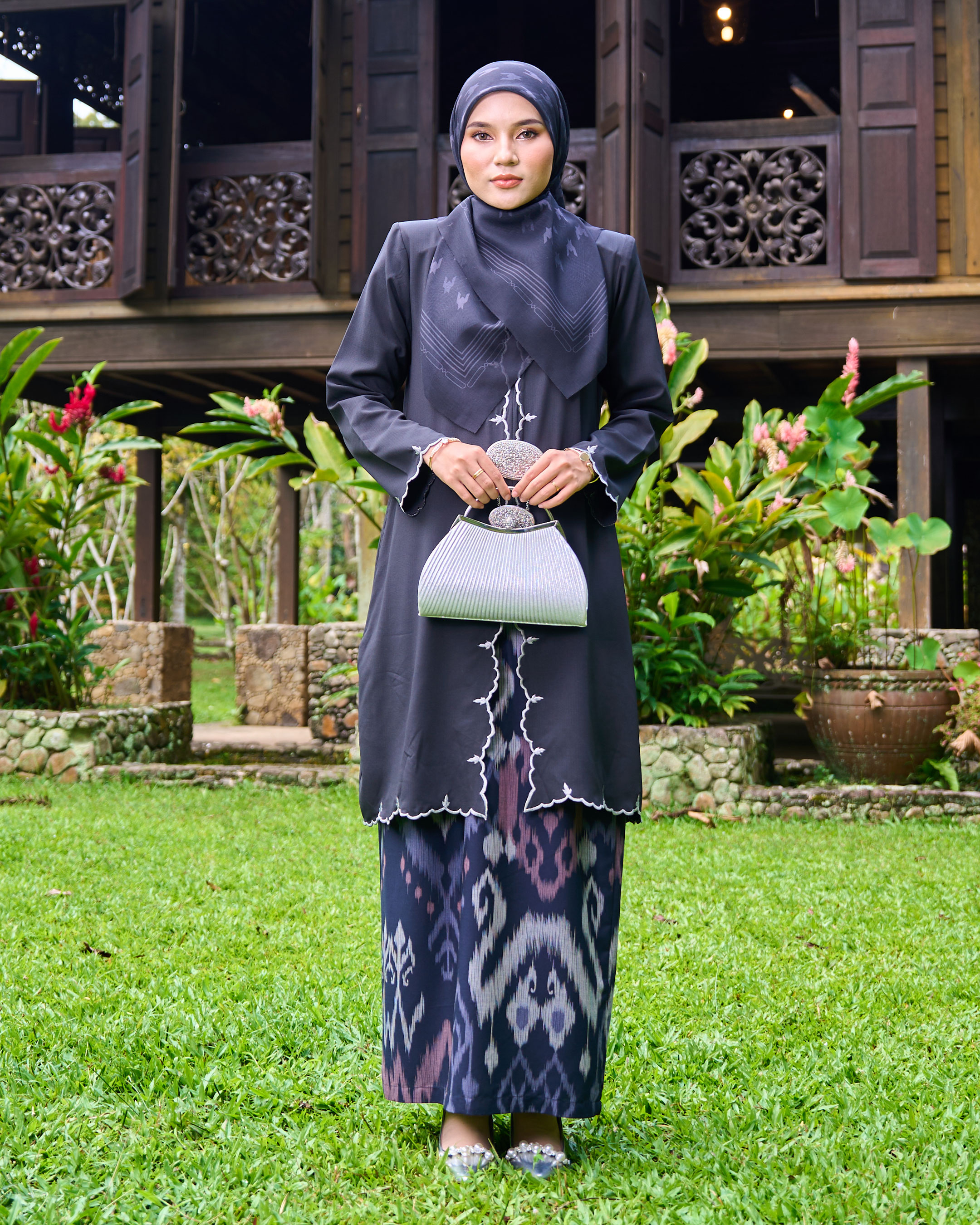 Baju kebarung Sulam Batik Pua Kumbu Fatimah