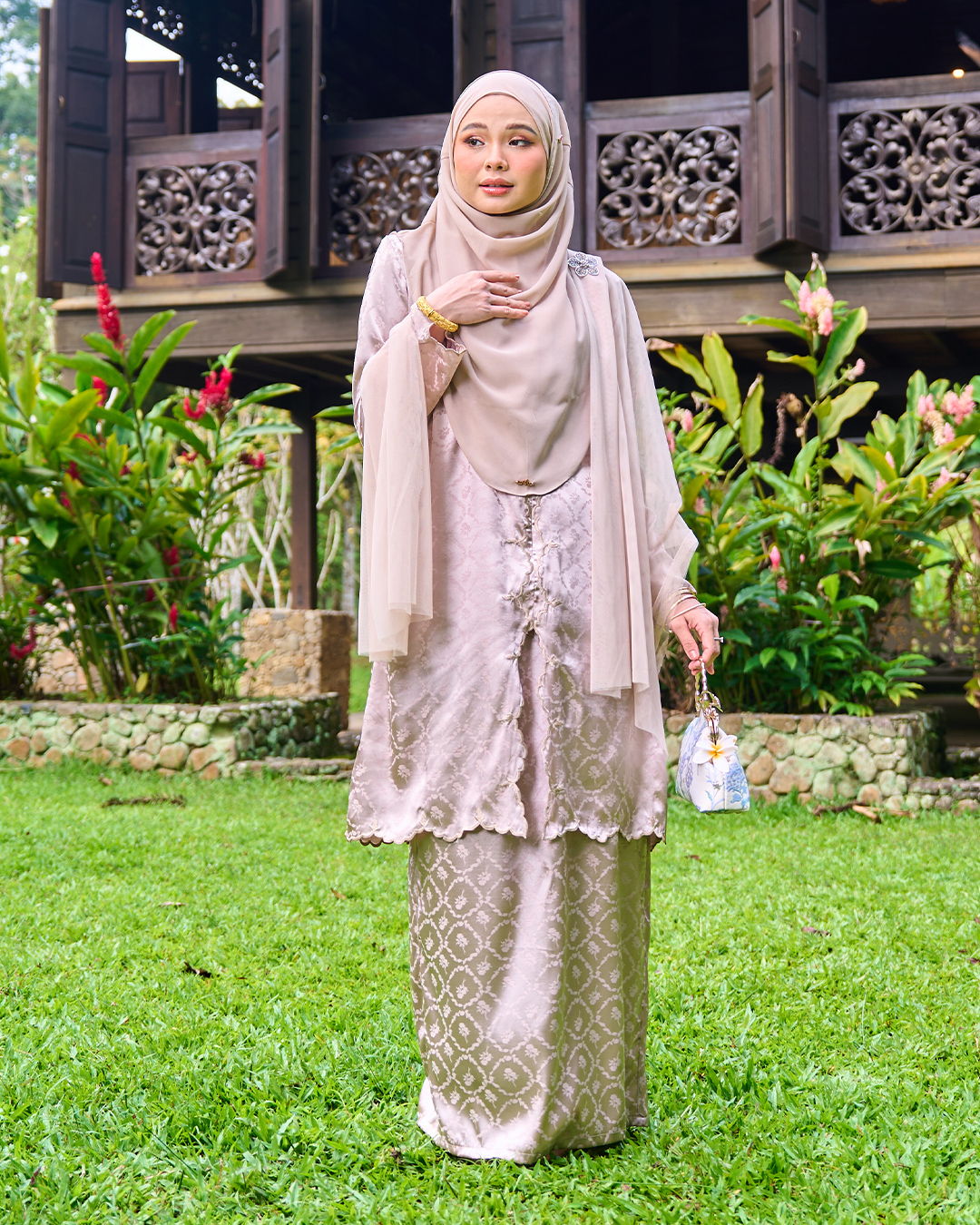 KEBARUNG SULAM JACQUARD SARIMAH