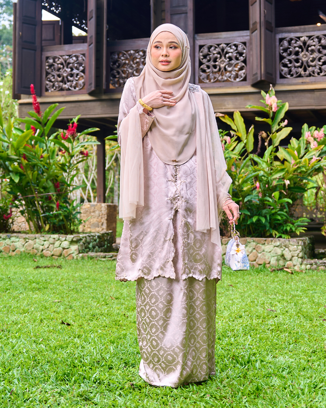 KEBARUNG SULAM JACQUARD SARIMAH