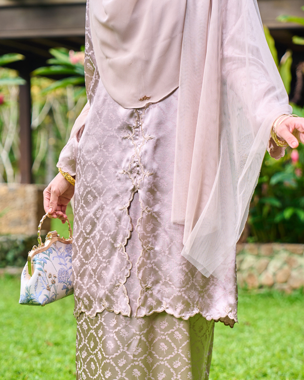 KEBARUNG SULAM JACQUARD SARIMAH