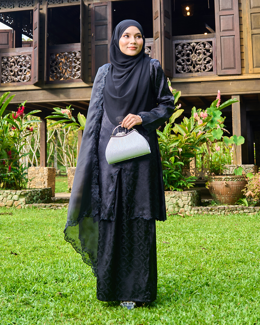 KEBARUNG SULAM JACQUARD SARIMAH