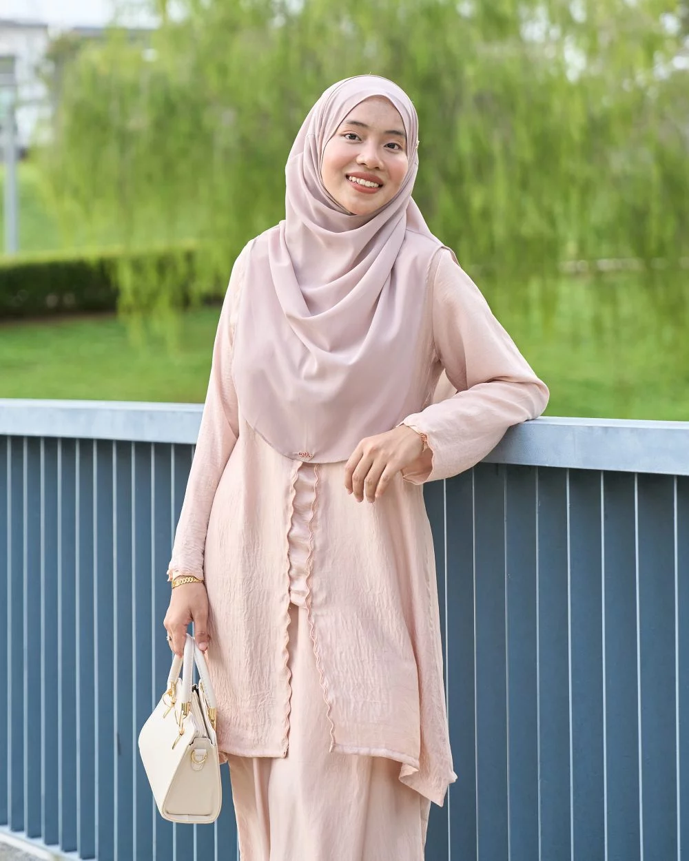 Baju Kebarung Sulam Sharmila