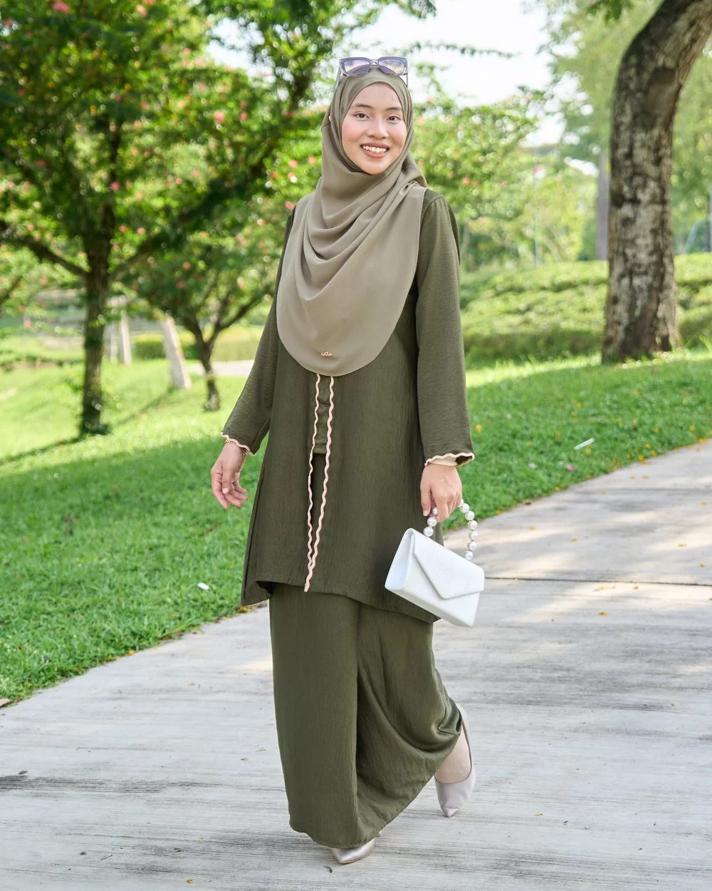 Baju Kebarung Sulam Sharmila