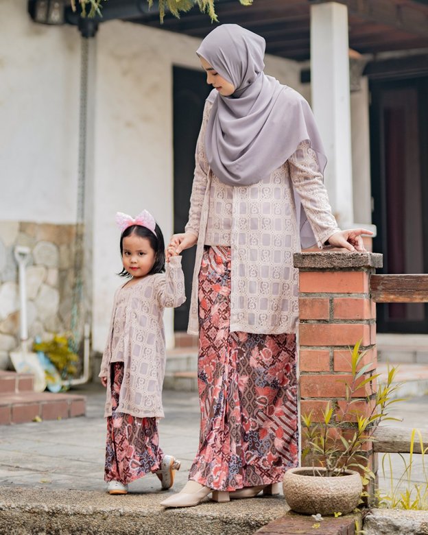 Baju Kebaya Lace Aviana - Heather Purple