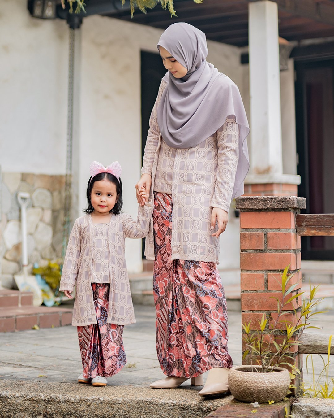Baju Kebaya Lace Aviana - Heather Purple