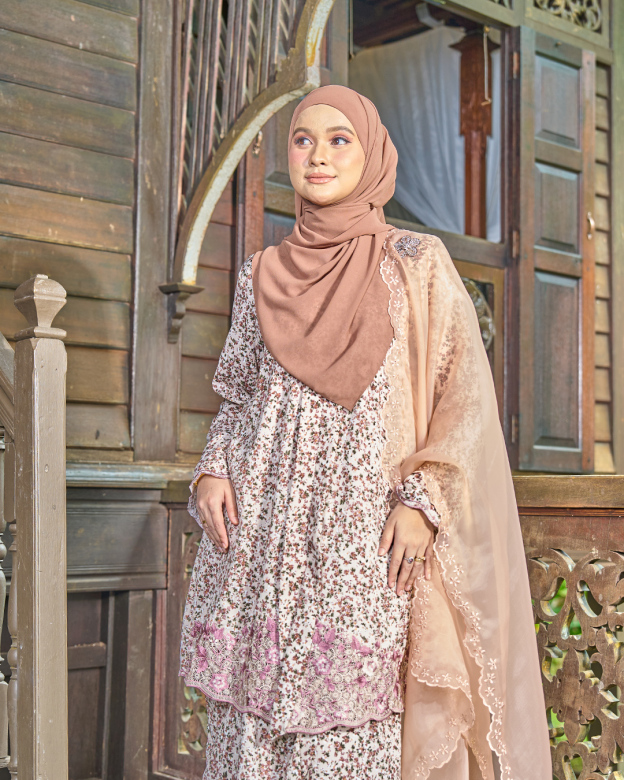 Baju Kebaya Sulam Aminah