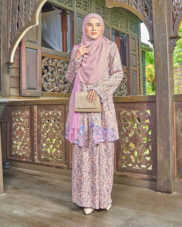 Baju Kebaya Sulam Aminah