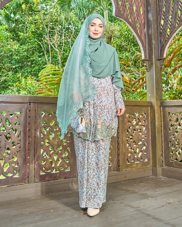 Baju Kebaya Sulam Aminah