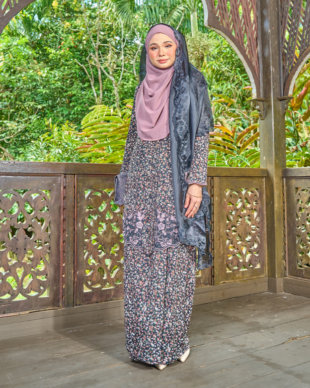 Baju Kebaya Sulam Aminah