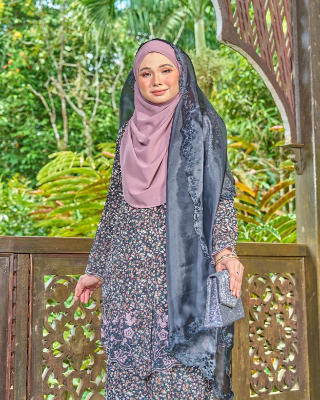 Baju Kebaya Sulam Aminah