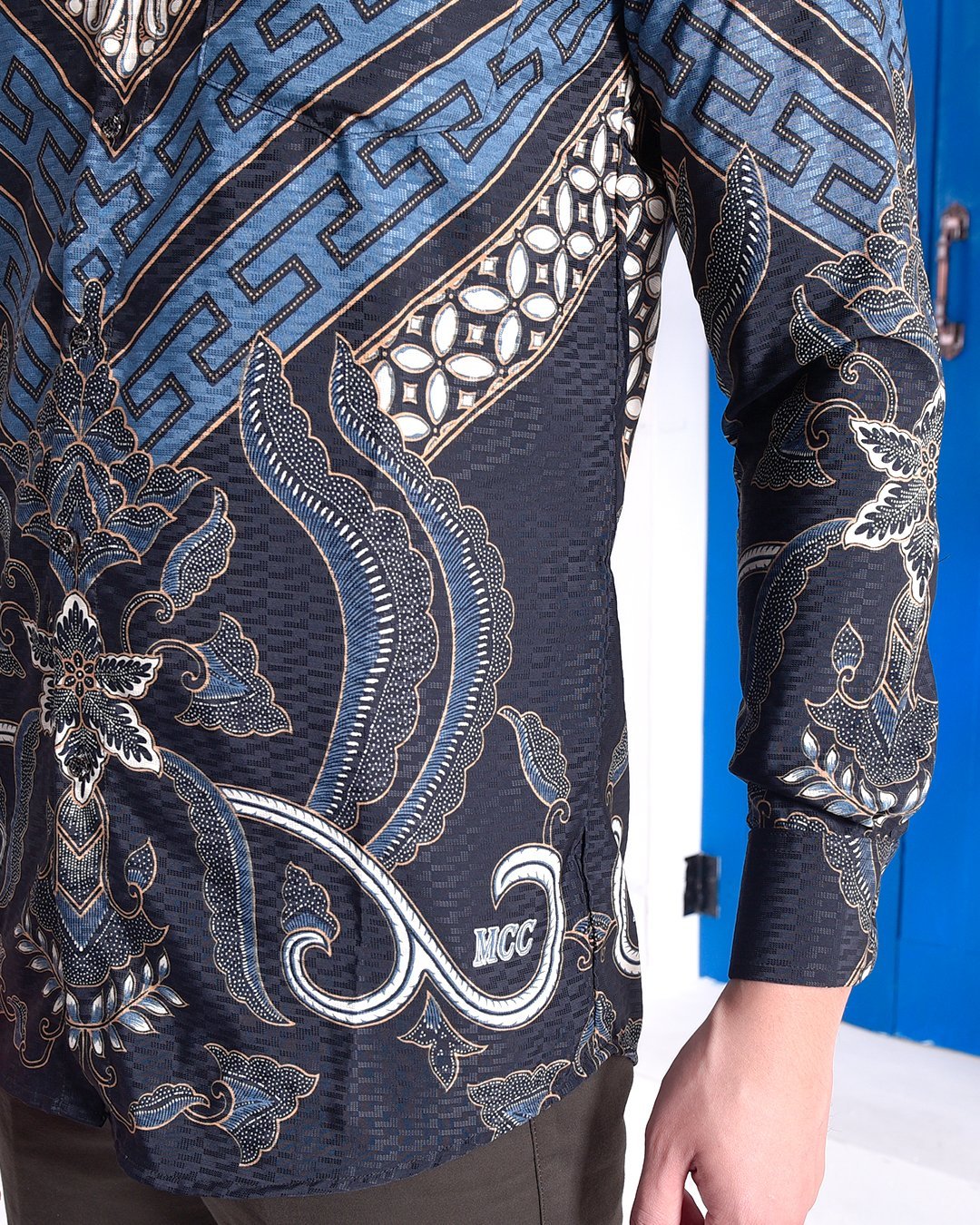 Baju Kemeja Batik Long Sleeves Adlan - Navy Blue