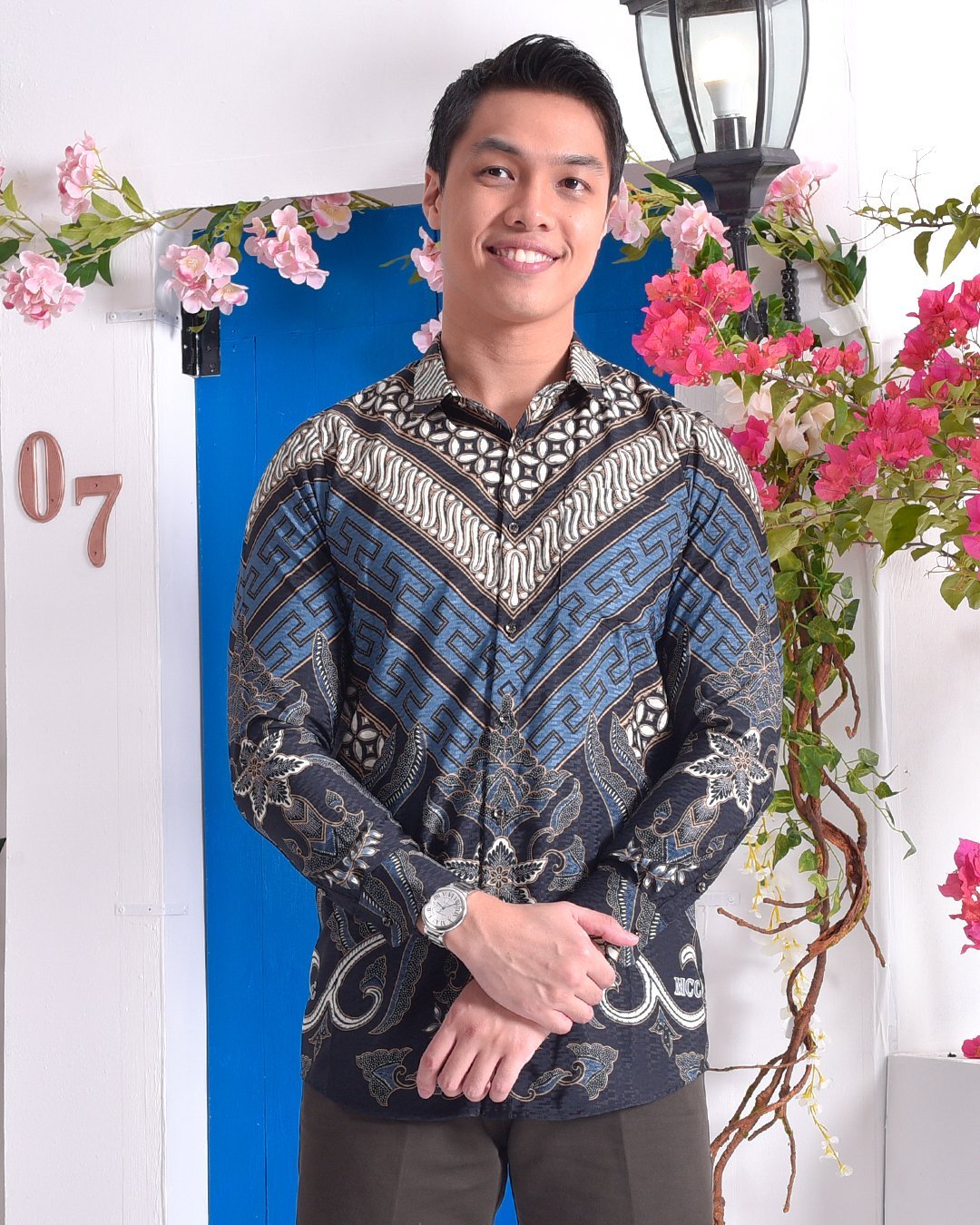 Baju Kemeja Batik Long Sleeves Adlan - Navy Blue