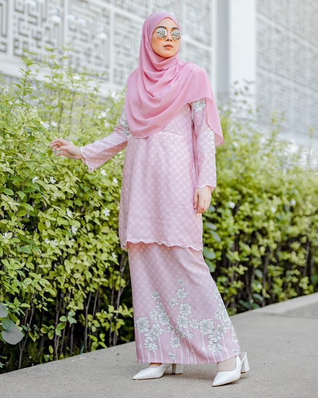 Baju Kurung Kedah Embroidery Ruwaidah - Candy Pink
